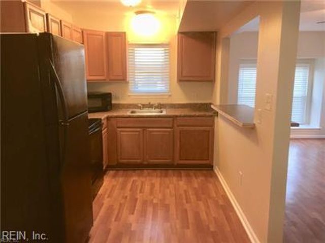 715 Wolftrap LN, Virginia Beach, VA 23462