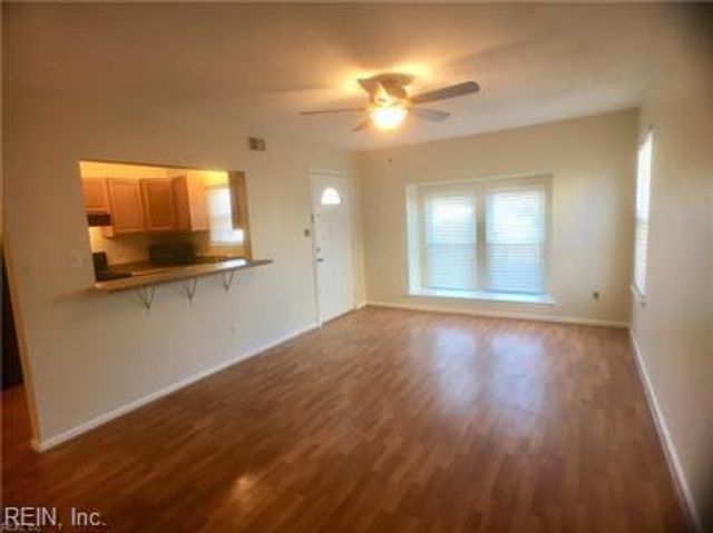 715 Wolftrap LN, Virginia Beach, VA 23462