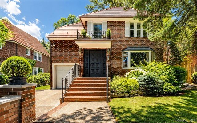 152 Whitson Street, Forest Hills, NY 11375