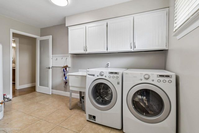 8360 Rosecrest Court, Shelby Twp, MI 48316