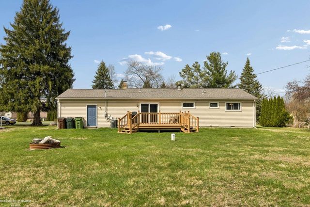 8360 Rosecrest Court, Shelby Twp, MI 48316