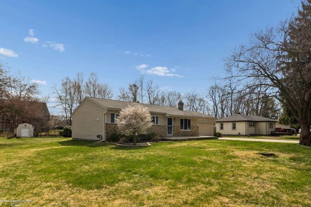 8360 Rosecrest Court, Shelby Twp, MI 48316