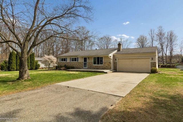 8360 Rosecrest Court, Shelby Twp, MI 48316