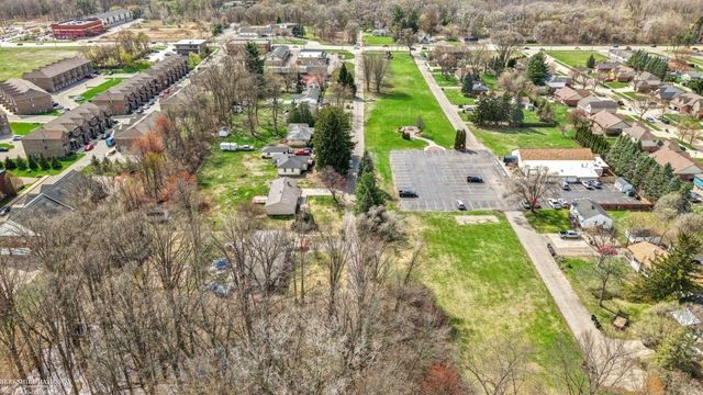 8360 Rosecrest Court, Shelby Twp, MI 48316