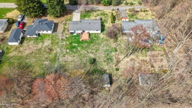 8360 Rosecrest Court, Shelby Twp, MI 48316