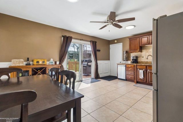 8360 Rosecrest Court, Shelby Twp, MI 48316