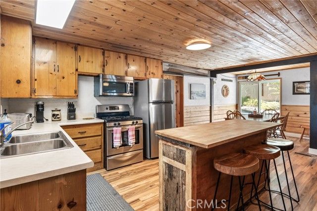 547 Chipmunk, Big Bear Lake, CA 92315