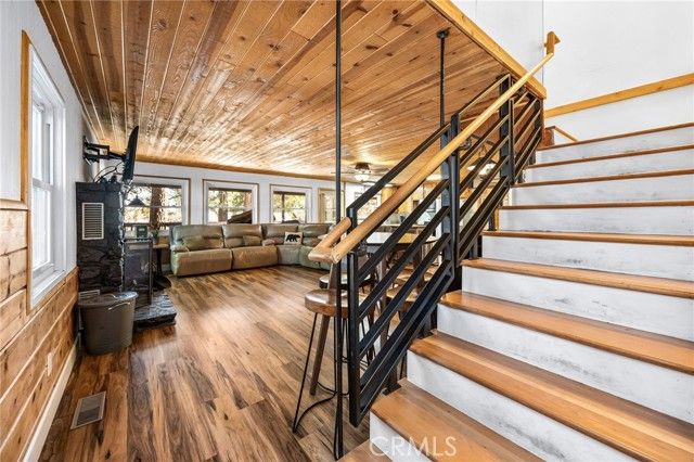 547 Chipmunk, Big Bear Lake, CA 92315