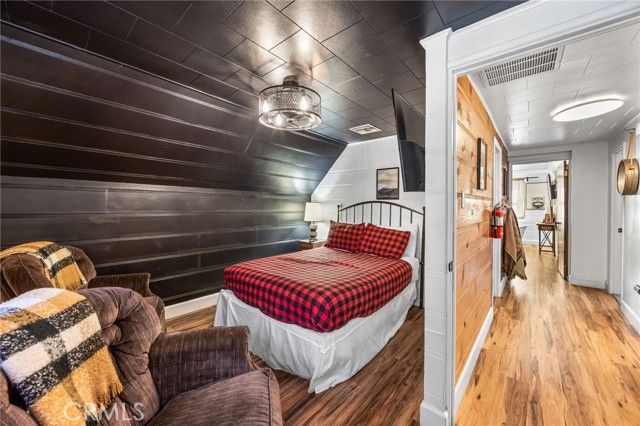 547 Chipmunk, Big Bear Lake, CA 92315