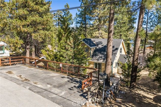 547 Chipmunk, Big Bear Lake, CA 92315