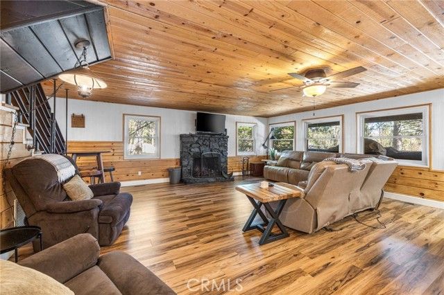 547 Chipmunk, Big Bear Lake, CA 92315