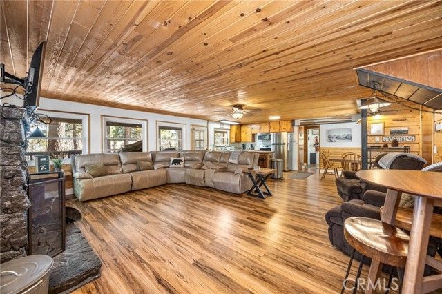 547 Chipmunk, Big Bear Lake, CA 92315