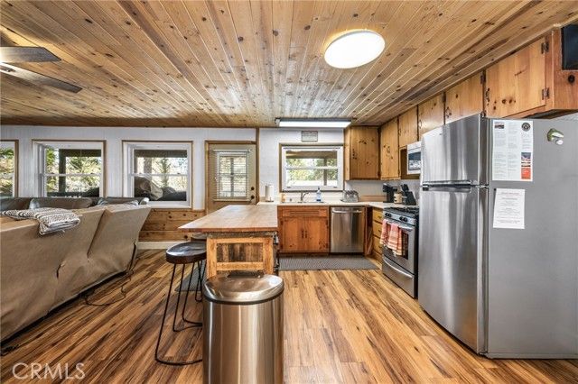 547 Chipmunk, Big Bear Lake, CA 92315