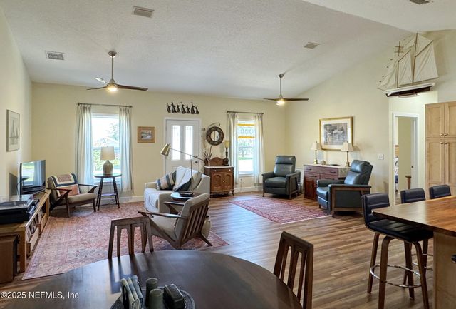 711 N PARK Street, Crescent City, FL 32112