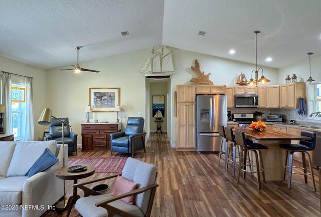 711 N PARK Street, Crescent City, FL 32112