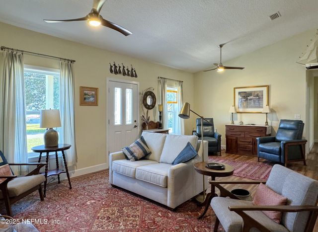 711 N PARK Street, Crescent City, FL 32112