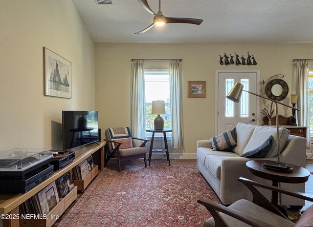 711 N PARK Street, Crescent City, FL 32112