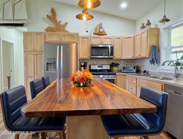 711 N PARK Street, Crescent City, FL 32112