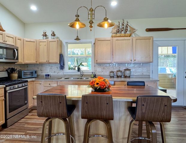 711 N PARK Street, Crescent City, FL 32112