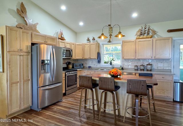 711 N PARK Street, Crescent City, FL 32112