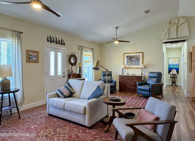 711 N PARK Street, Crescent City, FL 32112