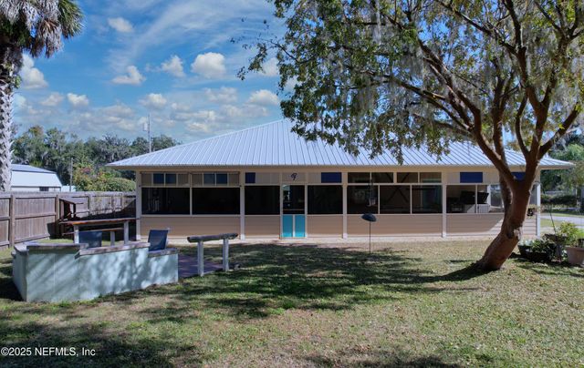 711 N PARK Street, Crescent City, FL 32112