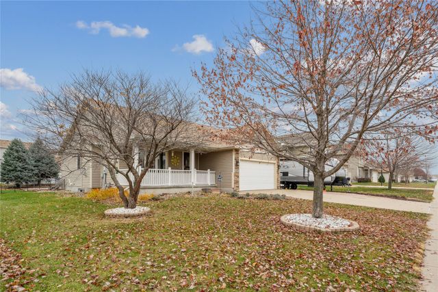 2801 SE Ridge Crest Street, Grimes, IA 50111