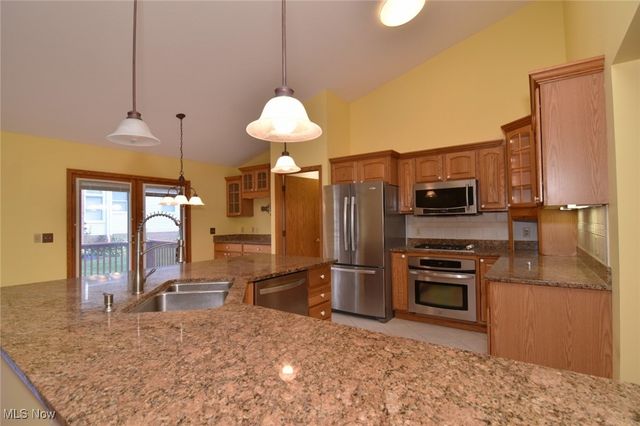 138 Bay Hill Drive, Wadsworth, OH 44281