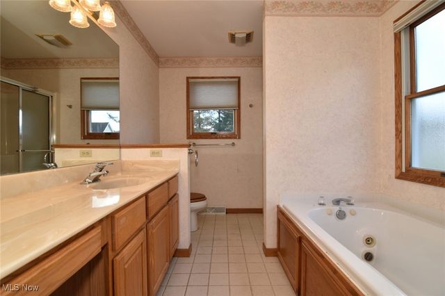 138 Bay Hill Drive, Wadsworth, OH 44281