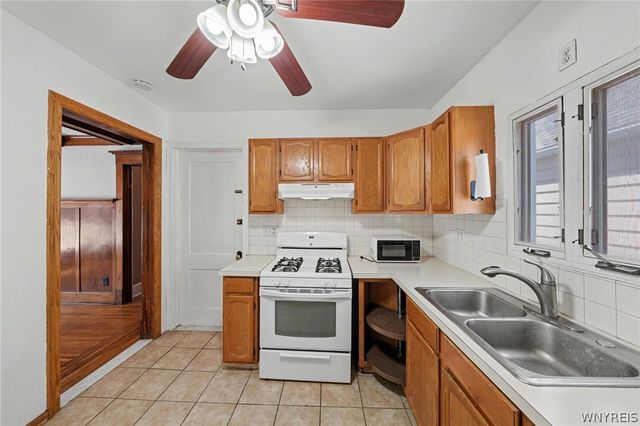 35 Elmview Place, Buffalo, NY 14207