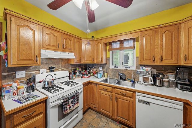 35 Elmview Place, Buffalo, NY 14207