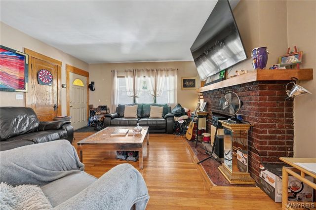 35 Elmview Place, Buffalo, NY 14207