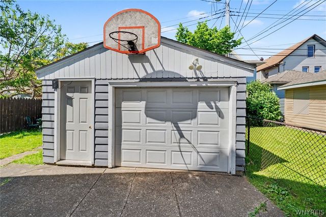 35 Elmview Place, Buffalo, NY 14207