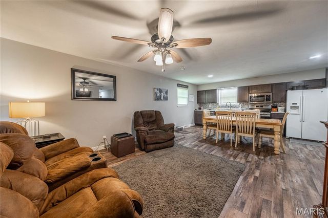 1015 Sunnyside Street, Festus, MO 63028