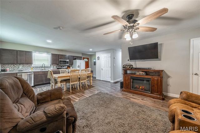 1015 Sunnyside Street, Festus, MO 63028