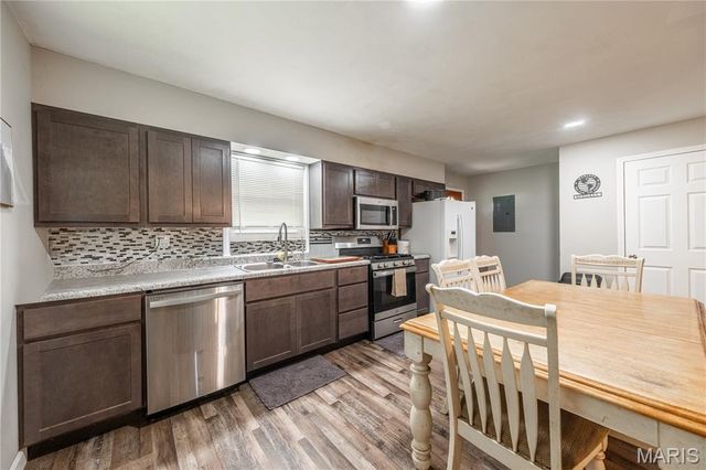 1015 Sunnyside Street, Festus, MO 63028