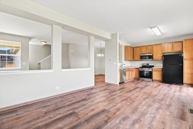 570 W Kristina Lane, Round Lake, IL 60073