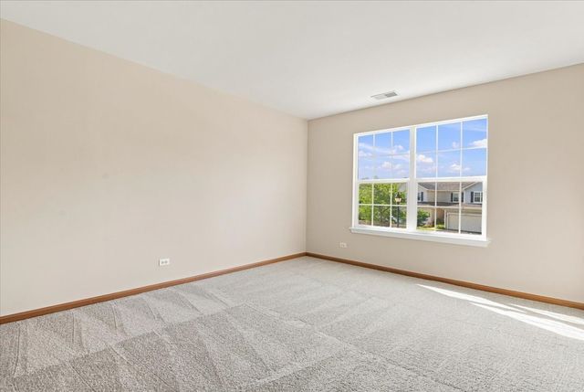 570 W Kristina Lane, Round Lake, IL 60073