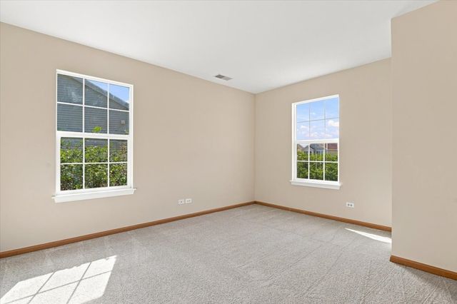 570 W Kristina Lane, Round Lake, IL 60073