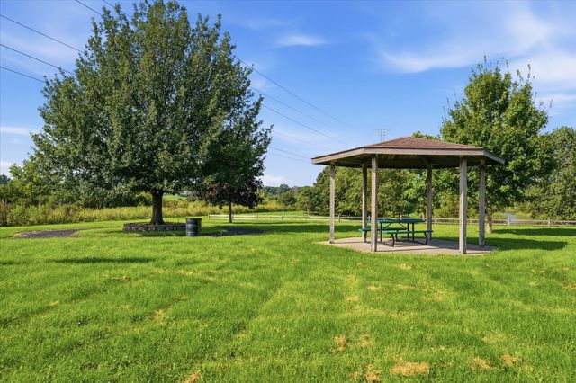 570 W Kristina Lane, Round Lake, IL 60073