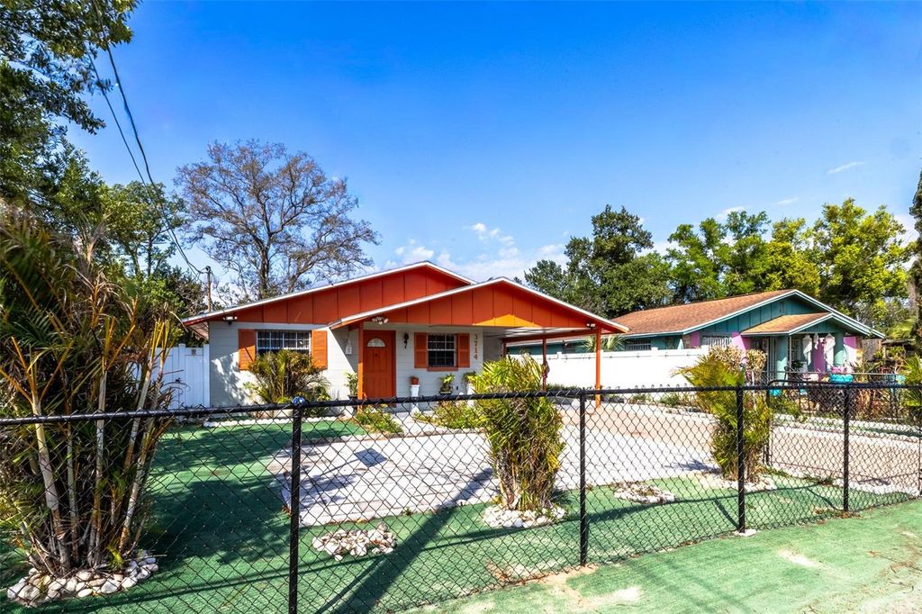 Image 7 of property listing at 3714 N 55TH STREET, Tampa, FL 33619