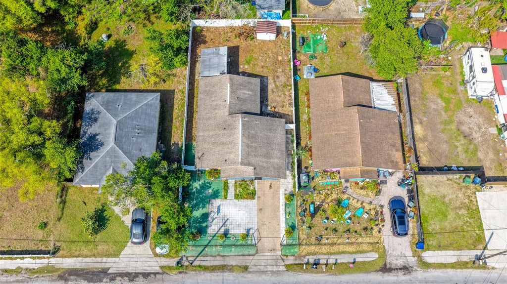 Image 8 of property listing at 3714 N 55TH STREET, Tampa, FL 33619