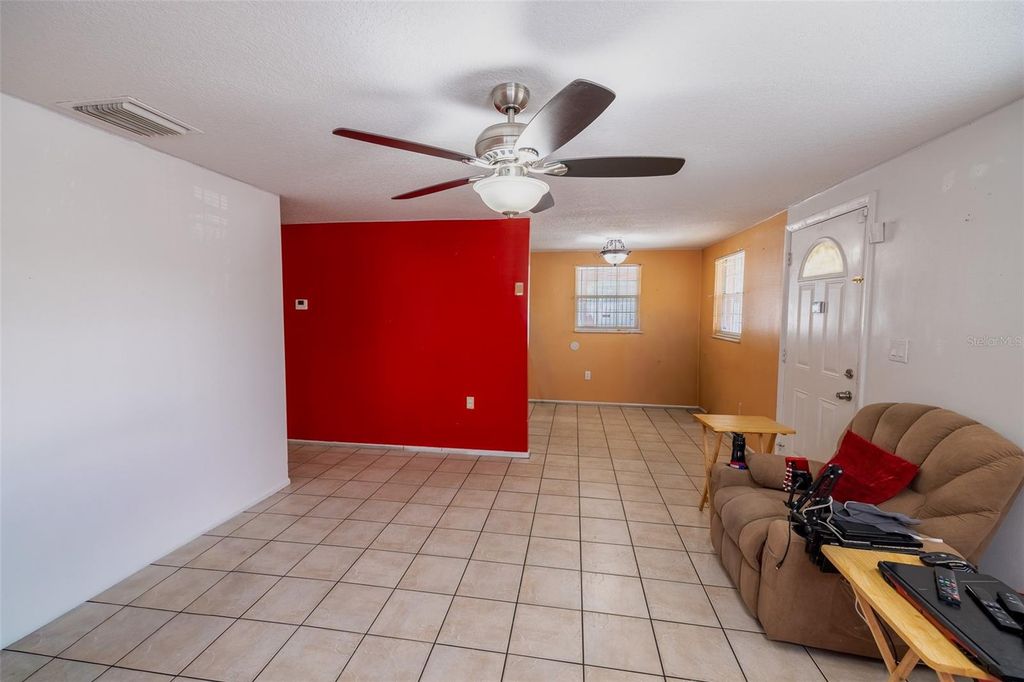 Image 9 of property listing at 3714 N 55TH STREET, Tampa, FL 33619