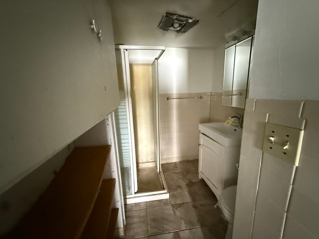 8324 S Kingston Avenue, Chicago, IL 60617