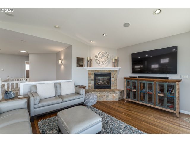 3356 Beach Loop Drive, Bandon, OR 97411