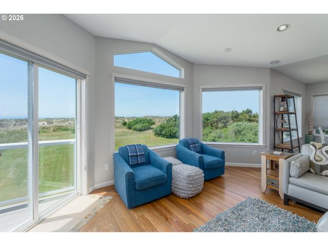 3356 Beach Loop Drive, Bandon, OR 97411