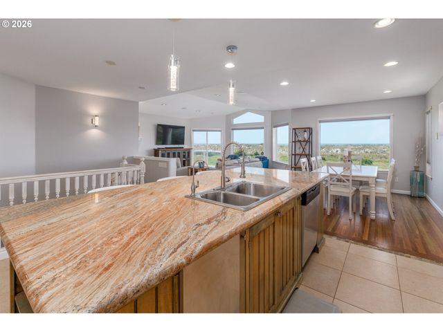 3356 Beach Loop Drive, Bandon, OR 97411