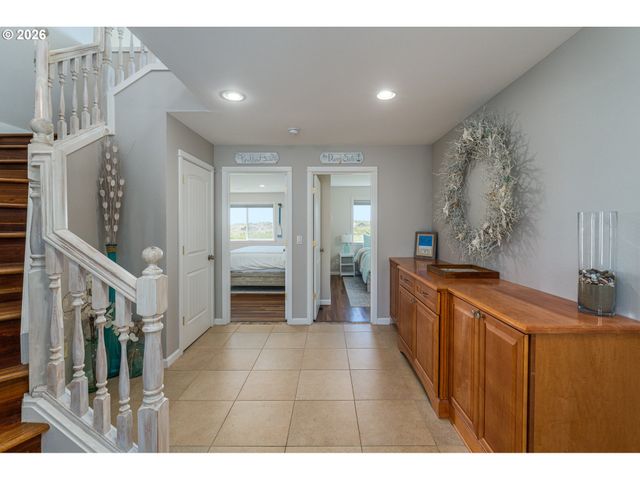 3356 Beach Loop Drive, Bandon, OR 97411