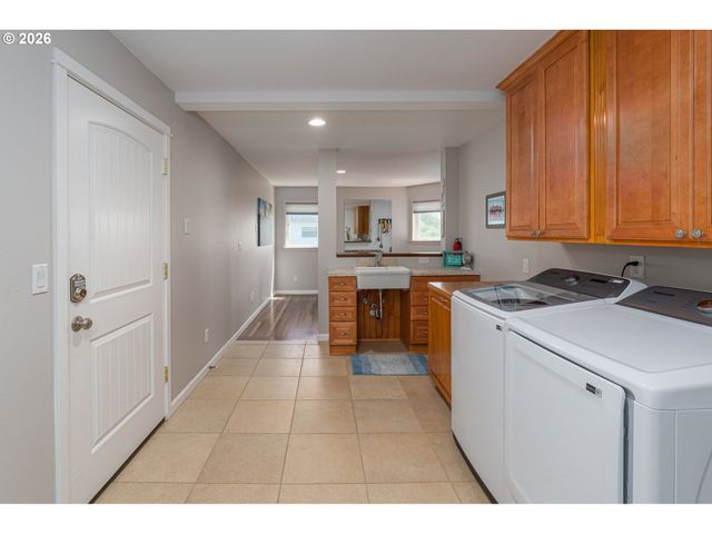 3356 Beach Loop Drive, Bandon, OR 97411