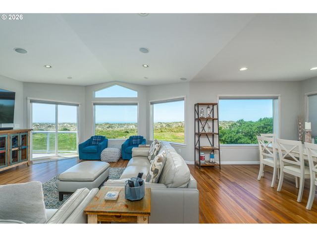 3356 Beach Loop Drive, Bandon, OR 97411